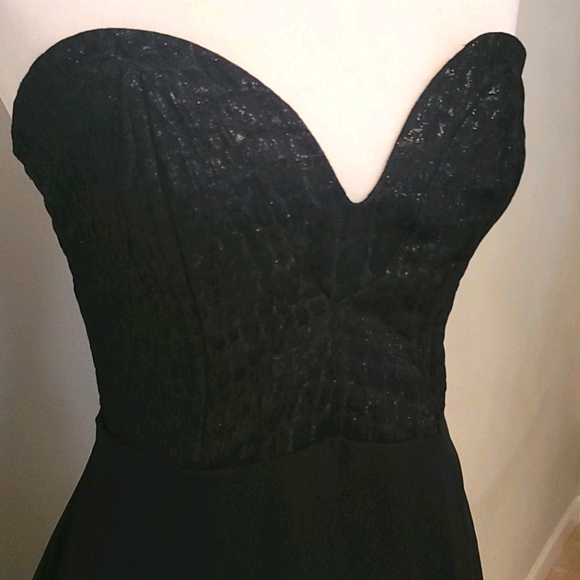 Strapless sweetheart cut little black dress - Picture 2 of 7